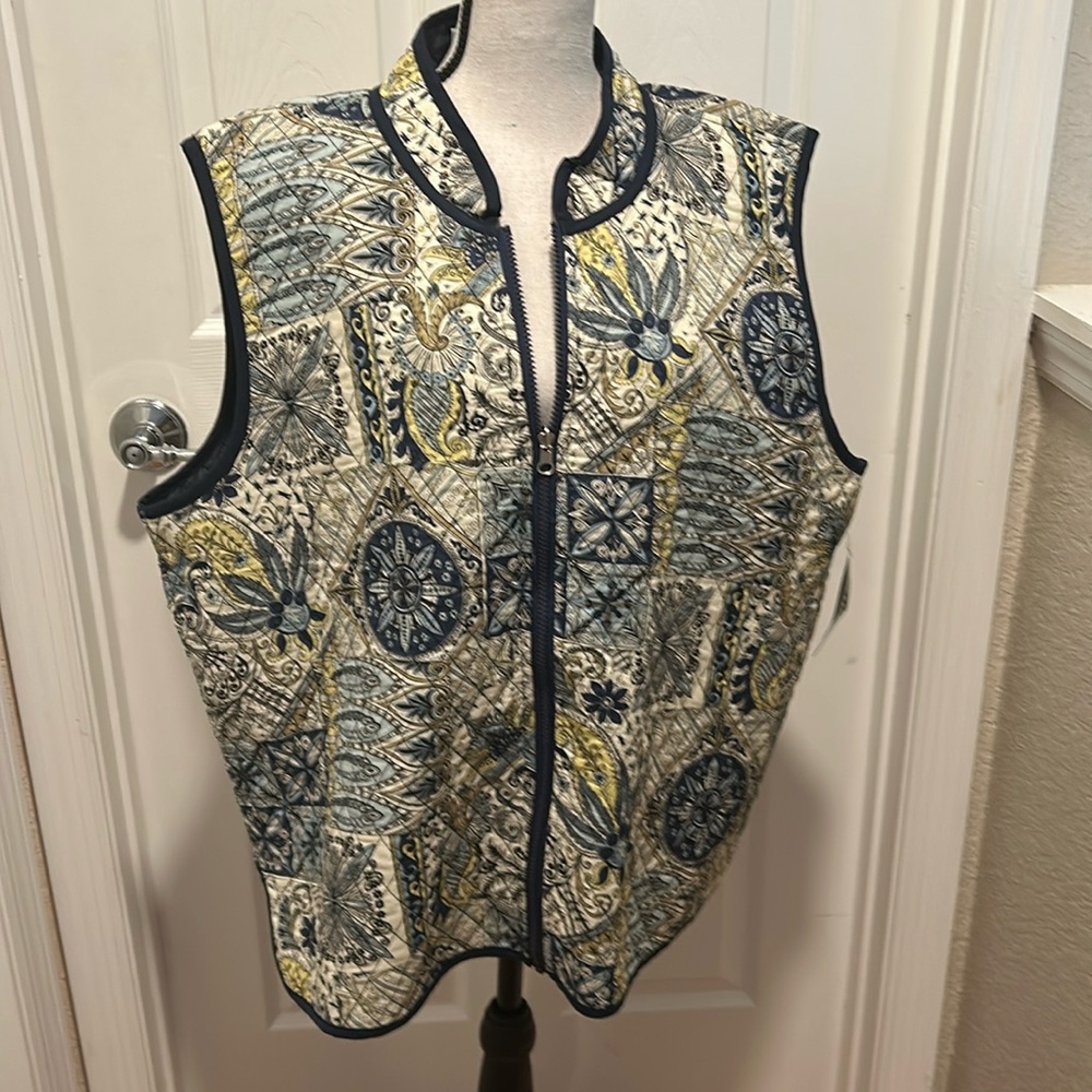 Bon Worth Zip up Vest Pretty Multi Color Design with Denim color inside Size XL